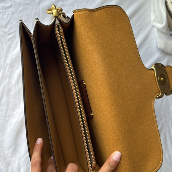 Coach Black Leather Shoulder Bag with Adjustable Strap - Picture 4 of 8